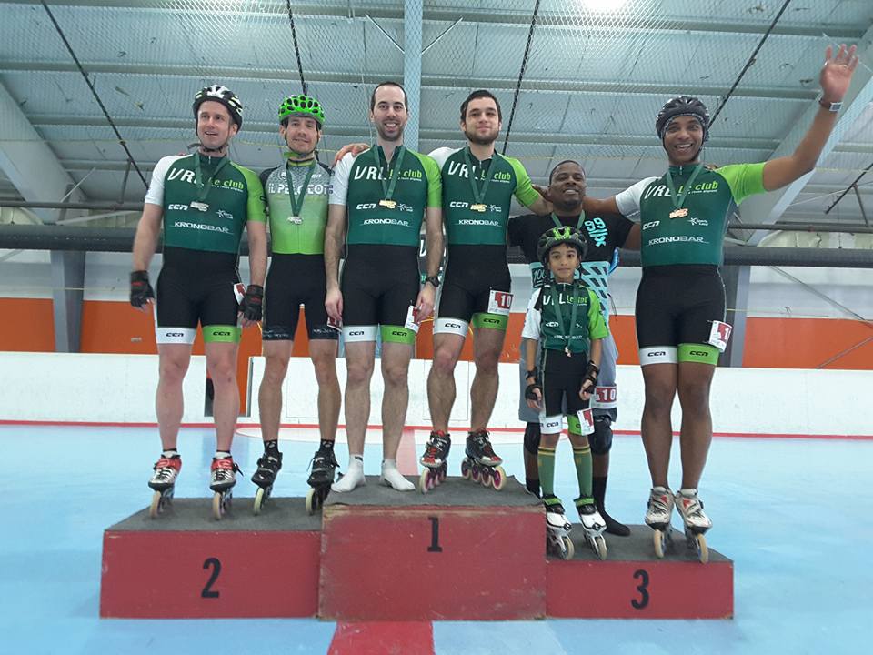 Podium Relai 5000m - 12 mars 2016, Or Pierre Laurent, Pascal Dubreuil, argent Mathieu Beauchamp et Marco Grenier, bronze Kenny Cola, Russell Ramjon, Olivier Jean-Batiste